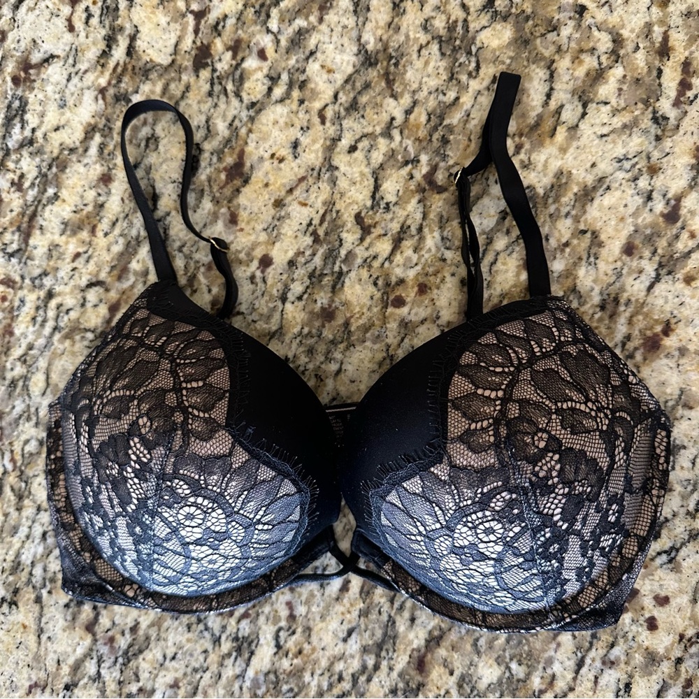 Victoria's Secret Bombshell Plunge Black Lace Bra